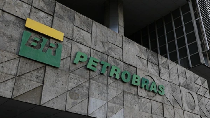Petrobras vai oferecer 1500 bolsas de R$ 550 para estudantes do Ensino Médio; veja quem poderá participar