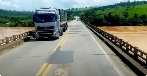 Dnit declara situação de emergência em trecho da BR-101 que inclui ponte sobre Rio Jequitinhonha