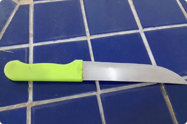 Homem é preso após ameaçar companheira com faca em Rio do Antônio