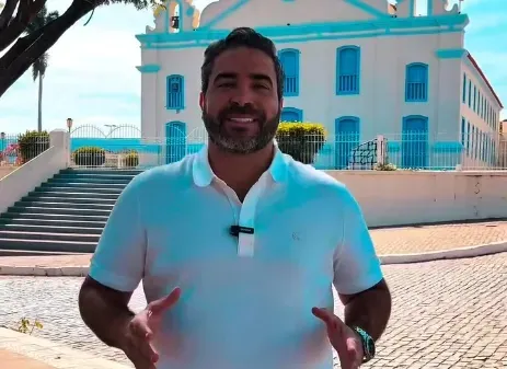 Prefeito de Riacho de Santana tenta brecha para nova candidatura