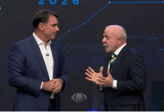 PoderData: Flávio Bolsonaro tem 52% dos votos válidos contra 48% de Lula no 2º turno