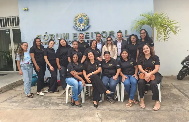 Estudantes do CEEP realizam visita ao Cartório Eleitoral de Brumado