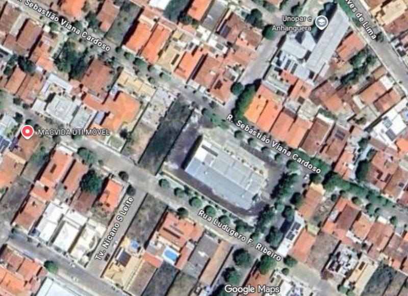 Ex-vereador dar exemplo de cidadania plantando árvores em  sua rua e espalhando mudas pelo bairro