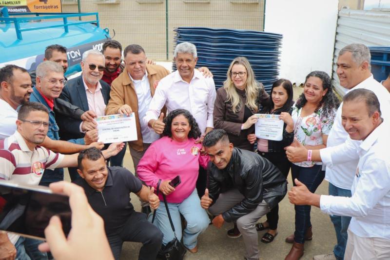 Entregas do Governador somam mais de R$ 24 milhões de Emendas de Waldenor Pereira e Zé Raimundo para Vitoria da Conquista e municípios da região.