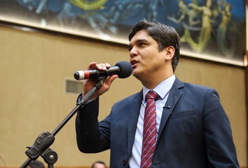 Deputado sugere inclusão de chocolate na merenda escolar da rede estadual para incentivar produtores