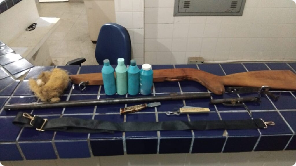 PM apreende espingarda após desentendimento entre pai e filho na zona rural de Brumado