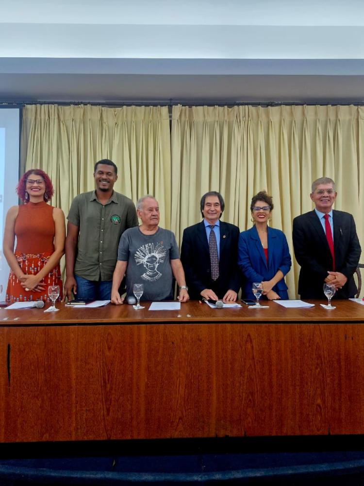 Zé Raimundo representa ALBA em debate sobre cultura e democracia na Academia de Letras da Bahia