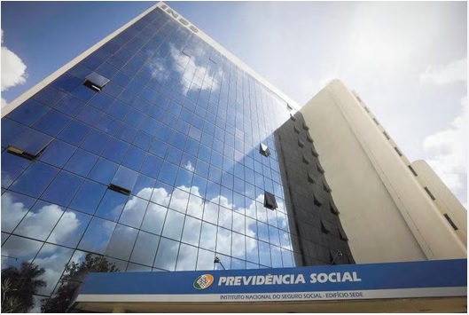 PF indicia ex-presidente do INSS e mais 47 pessoas na primeira investigação sobre descontos indevidos