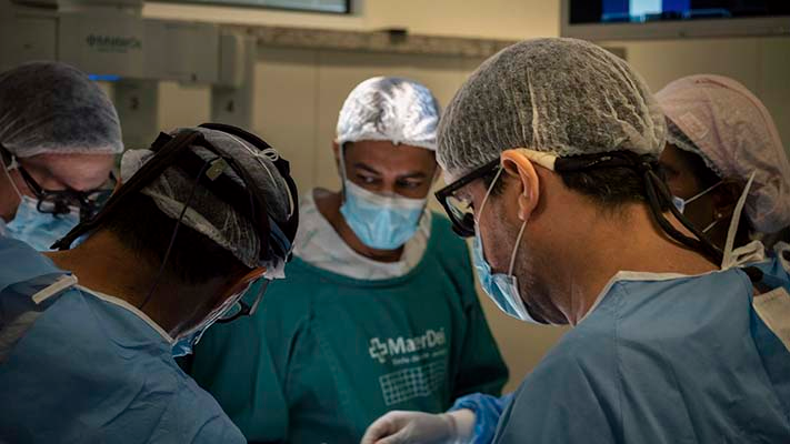 Robô amplia fronteira da cirurgia cardíaca na Bahia