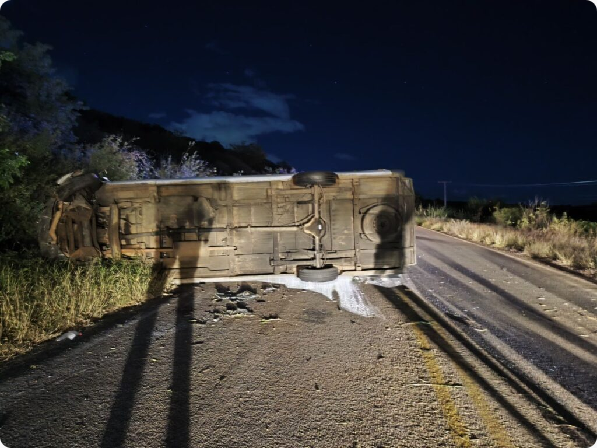 Veículo tomba na BA-152 em Livramento de Nossa Senhora