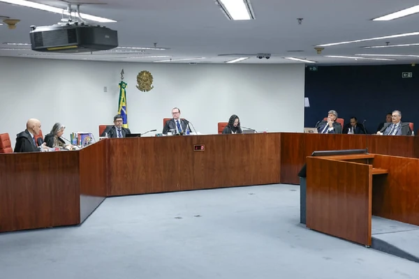 AO VIVO: acompanhe sessão do STF que pode abrir investigação contra Moraes