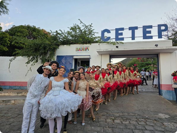Feira literária valoriza cultura regional e amplia protagonismo estudantil em Macaúbas