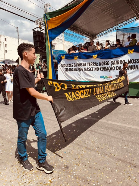 Cores, música e cidadania marcaram o desfile de 7 de Setembro em Brumado