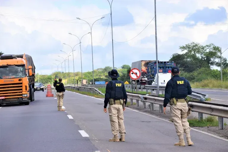 Operação nas rodovias é reforçada pela PRF para as eleições deste domingo